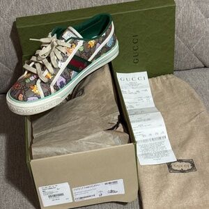 Men’s Gucci sneakers